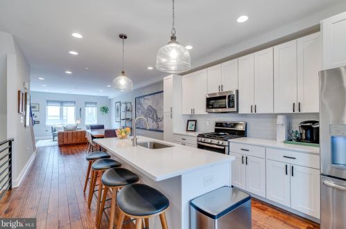 1421 Howard St, Philadelphia PA  19122-3905 exterior