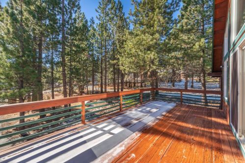 14236 Wolfgang Rd, Truckee CA  96161-6903 exterior