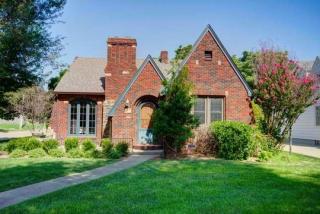 1477 Coolidge Ave, Wichita, KS 67203-2982