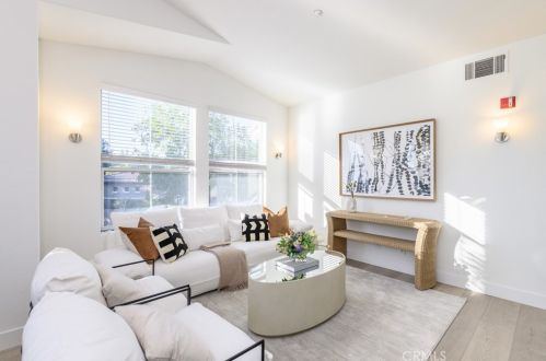 1407 Elmhurst, Irvine CA  92618-4023 exterior