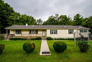 199 Chinquapin Ln, Bland, VA 24315-5461