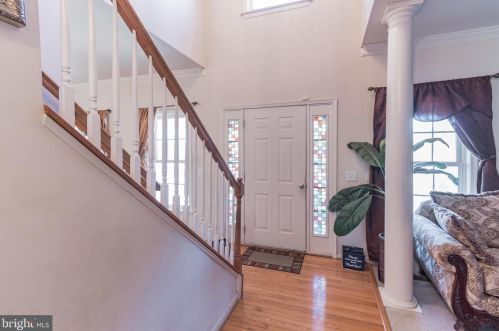 32 Royal Hills Dr, Fredericksburg, VA 22406-4150