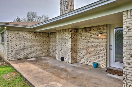 200 Lochness Ln, Fort Worth TX  76126-3212 exterior