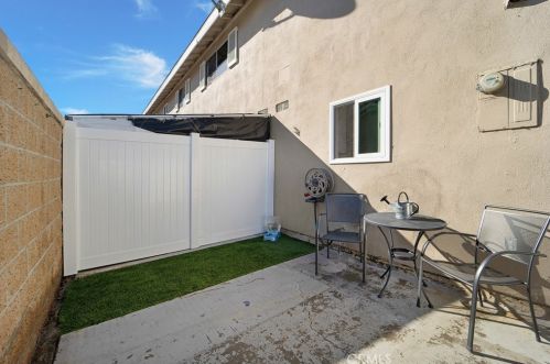 19745 Keswick Ln, Huntington Beach CA  92646-4246 exterior