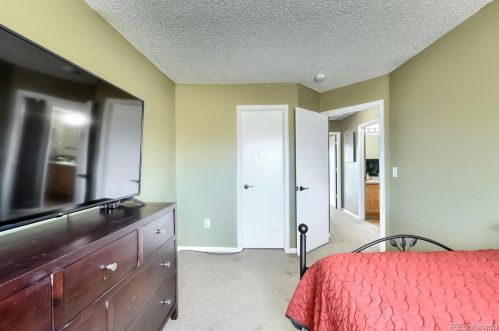 19312 58 Pl, Denver CO 80019-2027 exterior