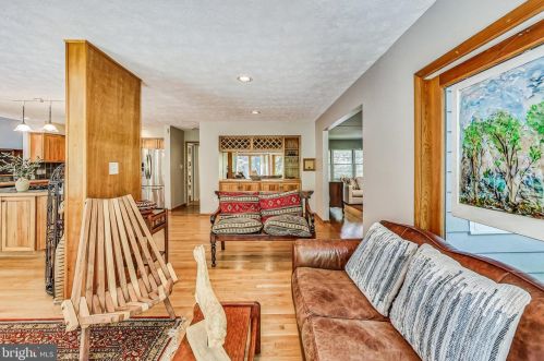 9701 Brunett Ave, Silver Spring MD 20901-3235 exterior