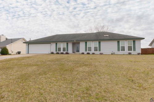 115 Beechwood Ct, Bonaire, GA 31005-3023