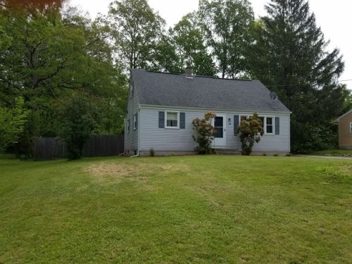 15 Fern Dr, Colchester, CT 06415-1419