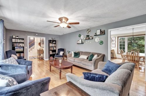 24 Morgan Dr, Wallingford CT  06492-2641 exterior