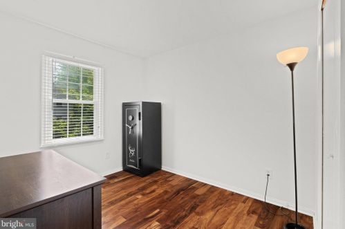 5454 Lighthouse Ln, Springfield VA  22015-1934 exterior