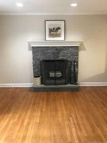 47 Kirtland St, Deep River, CT 06417-1829