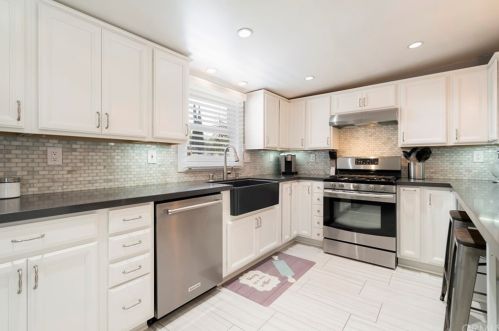 3364 Cedar St, Riverside CA  92501-2625 exterior