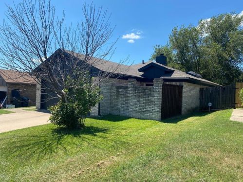 216 Lone Pine Ct, Fort Worth, TX 76108-3771