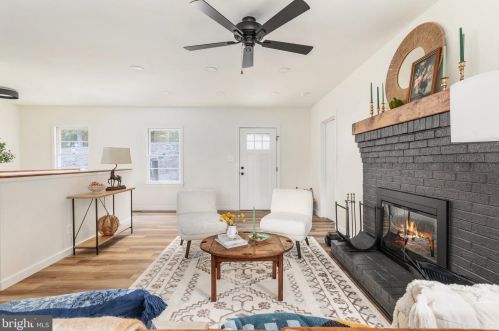 15 Sunset Ln, Linden, VA 22642-5841