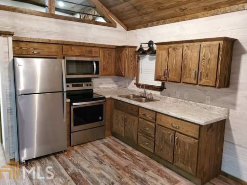 36 Elk Meadow Dr, Cleveland, GA 30528