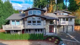402 Slater St, Kirkland, WA 98033-6742