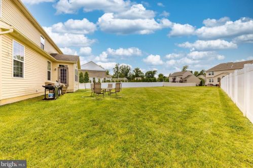 330 Carriage Dr, Mount Royal, NJ 08061-1110