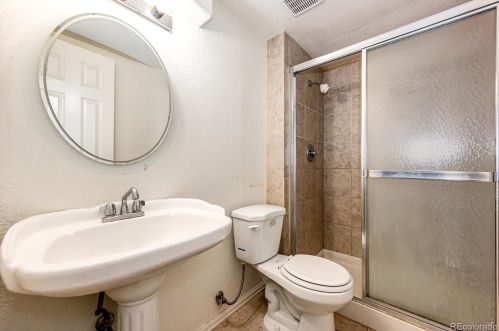 3865 63rd Ave, Arvada CO  80003-6719 exterior