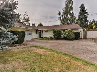 17930 Yaquina Ct, Tualatin, OR 97062-8450