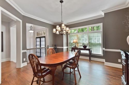 651 Lockton Pl, Atlanta GA  30342-5044 exterior
