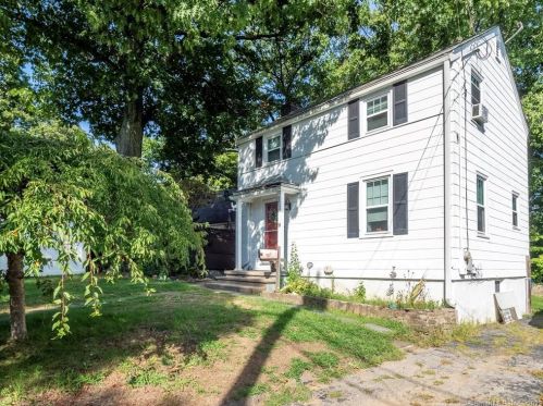 18 Fairfield Ter, Norwalk, CT 06851-2736