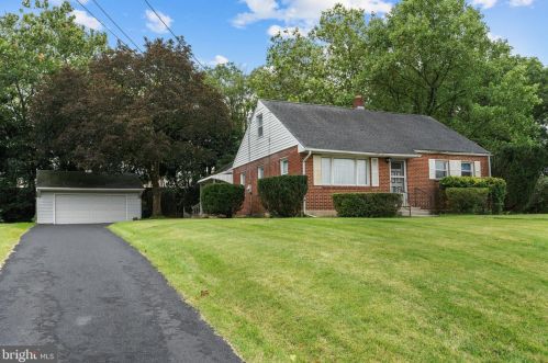 12 Carolyn St, Harrisburg, PA 17112-2903