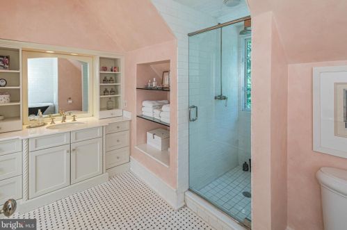 110 Brooks Bnd, Princeton NJ  08540-7545 exterior