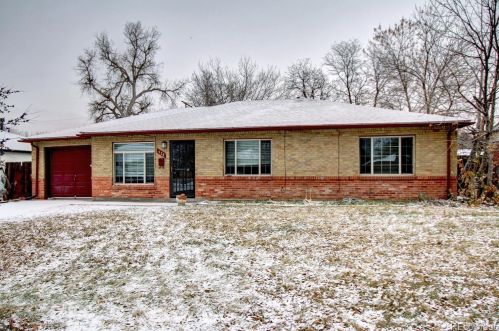 928 Scranton St, Denver CO  80011-6404 exterior