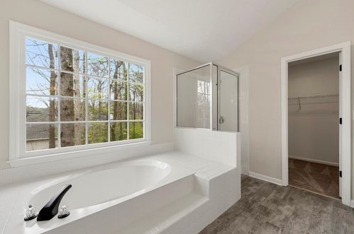 340 Falcon Creek Dr, Suwanee GA  30024-2598 exterior
