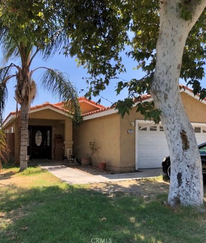 692 G St, Colton, CA 92324-3043