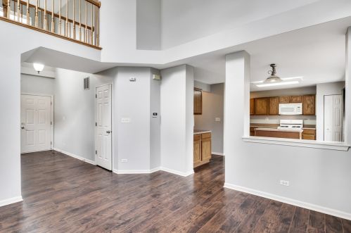 590 Yorkshire Ln, Pingree Grove IL  60140-9159 exterior