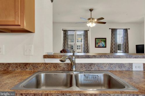 34 Ctr St, Hanover PA 17331-2828 exterior