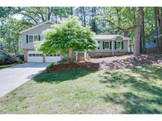 1551 Bentwood Dr, Lilburn, GA 30047-4562