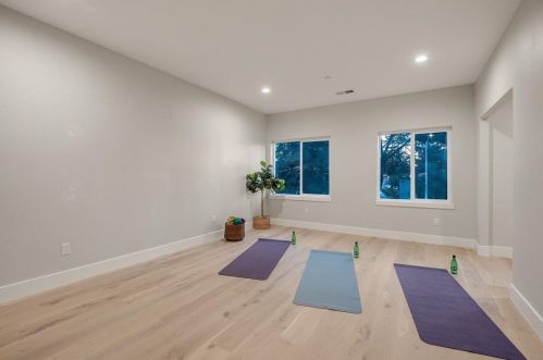 1709 Golden Hills Dr, Milpitas CA 95035-5002 exterior