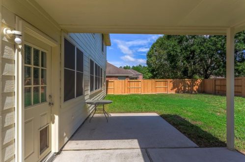 2207 Stoneycreek Park Ct, Conroe TX  77385 exterior