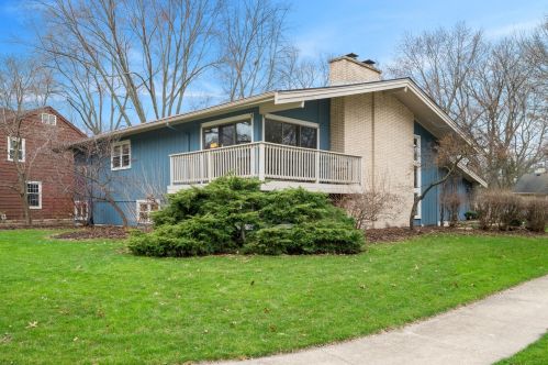 917 Royal Blackheath Ct, Naperville, IL 60563-2303