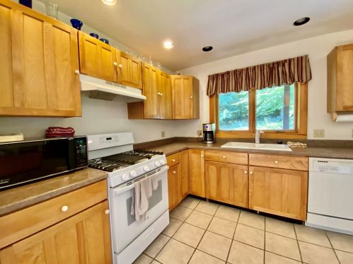 277 Cornish Tpke, Unity, NH 03773-2302