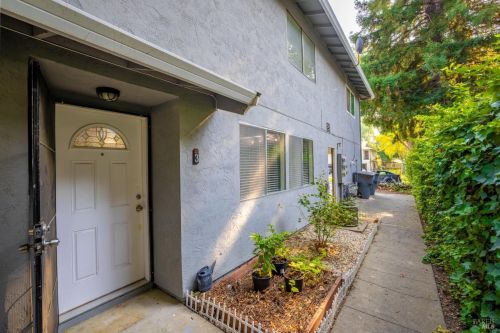 142 Del Rio Cir, Vacaville, CA 95687-4831