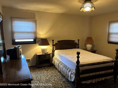 21 Bodnarik Rd, Edison, NJ 08837-2772