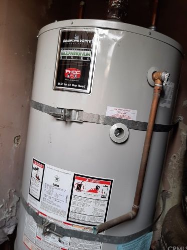 310 Wakefield Ave, Anaheim CA  92802-4222 exterior