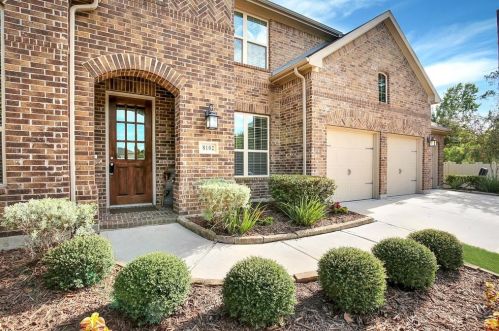 8102 Spreadwing St, Conroe, TX 77385-1114