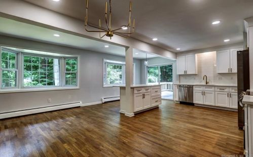 34 Brookwood Ln, Huntington CT  06484-2051 exterior