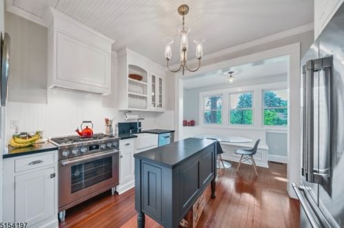 10 Hillside Ave, Chatham Township, NJ 07928-2340
