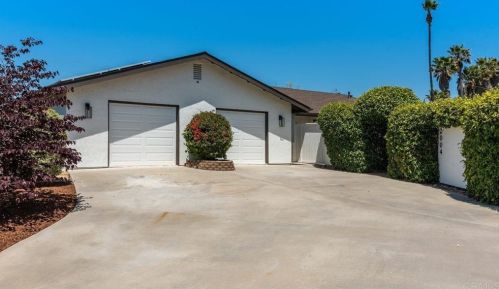 2004 Troy Pl, Vista CA  92084-4831 exterior