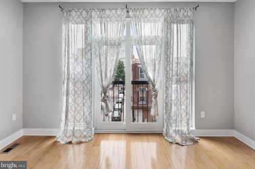 1419 4 St, Philadelphia PA 19147-0059 exterior