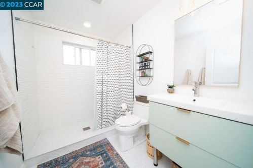 113 Vivian Dr, Concord CA  94523-2935 exterior