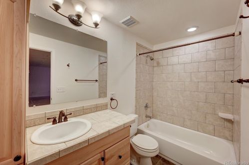 5756 Danube Cir, Aurora CO 80015-5148 exterior