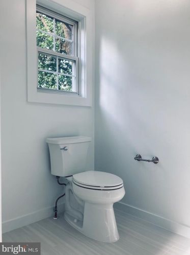 8010 Valley St, Silver Spring MD  20910-5243 exterior