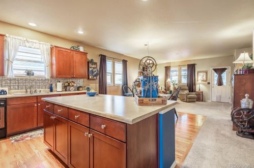 25057 Canal Pl, Aurora CO 80018-1627 exterior