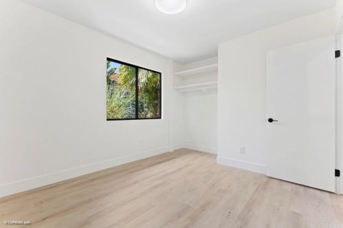 335 Whispering Brook Dr, Vista CA 92083-1956 exterior